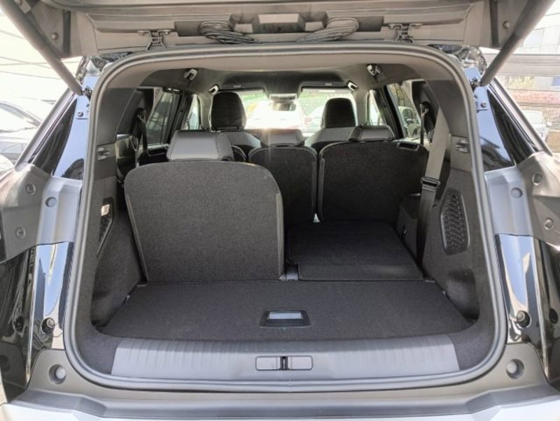 Peugeot 5008 nuova a Brescia (11)