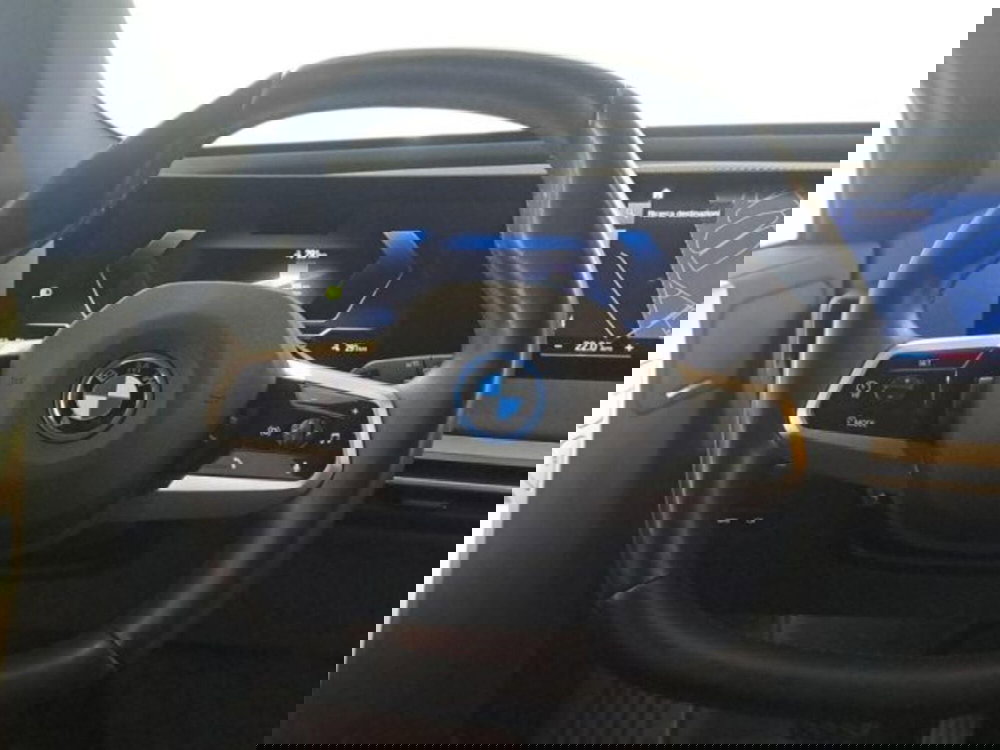BMW iX usata a Verona (11)