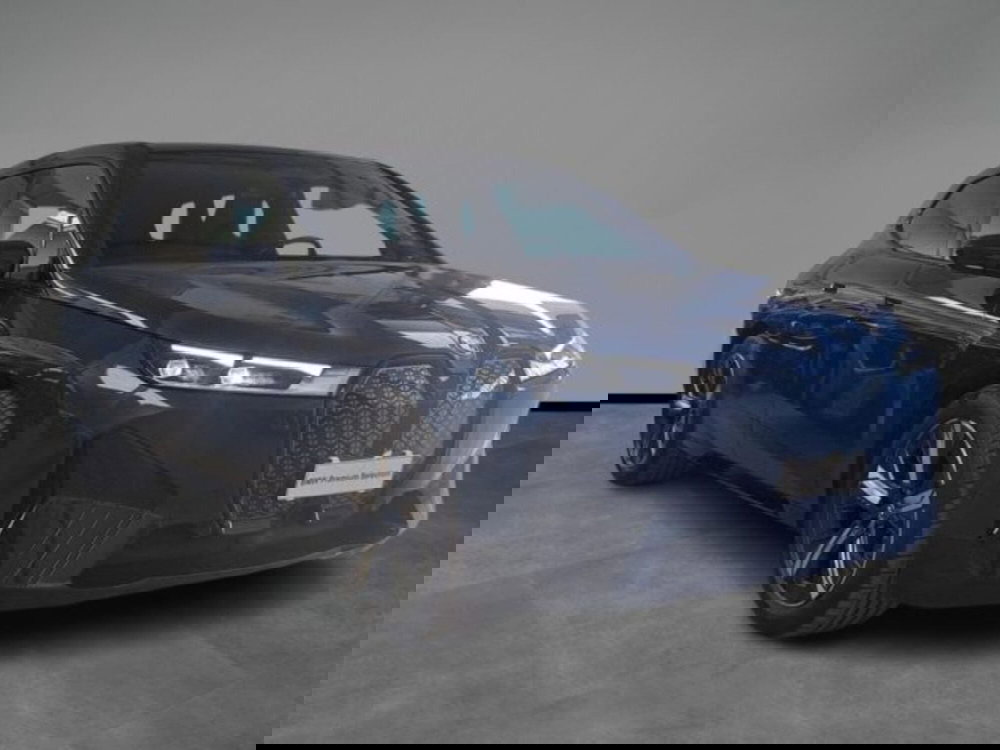 BMW iX usata a Verona (16)