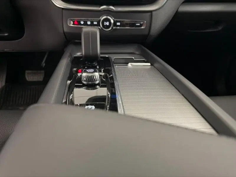 Volvo XC60 usata a Como (10)
