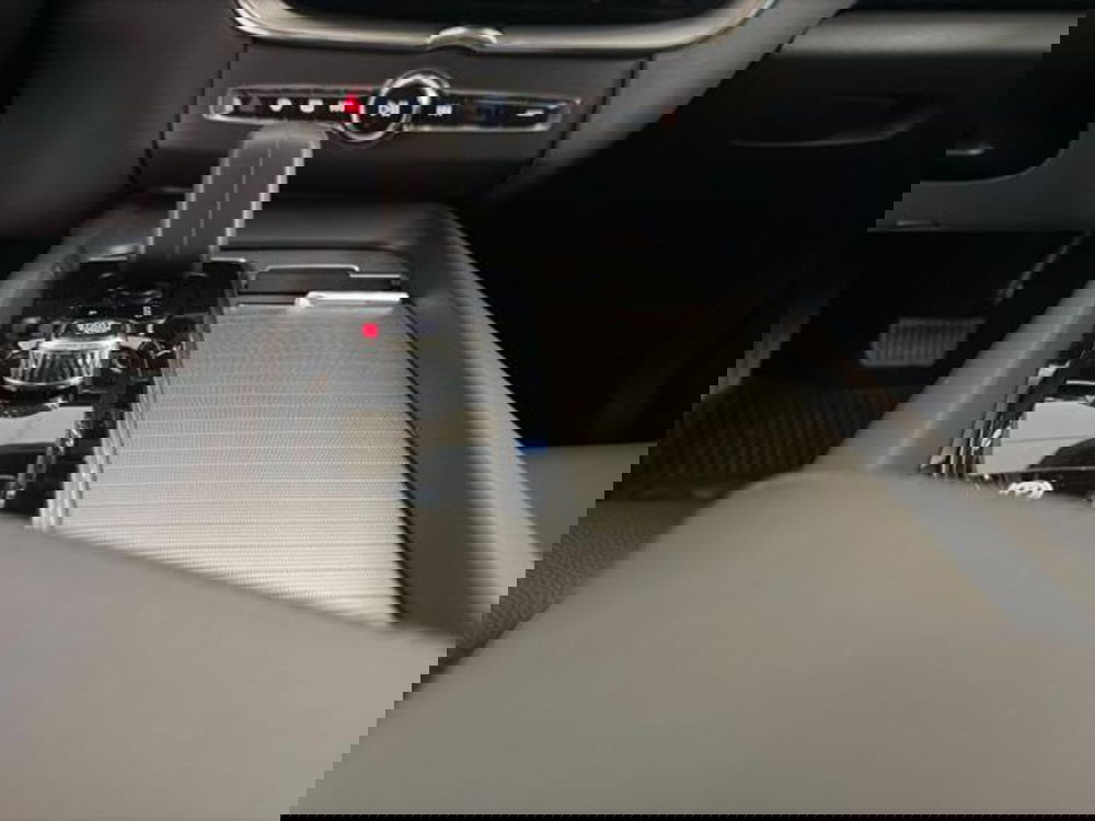 Volvo XC60 usata a Como (10)