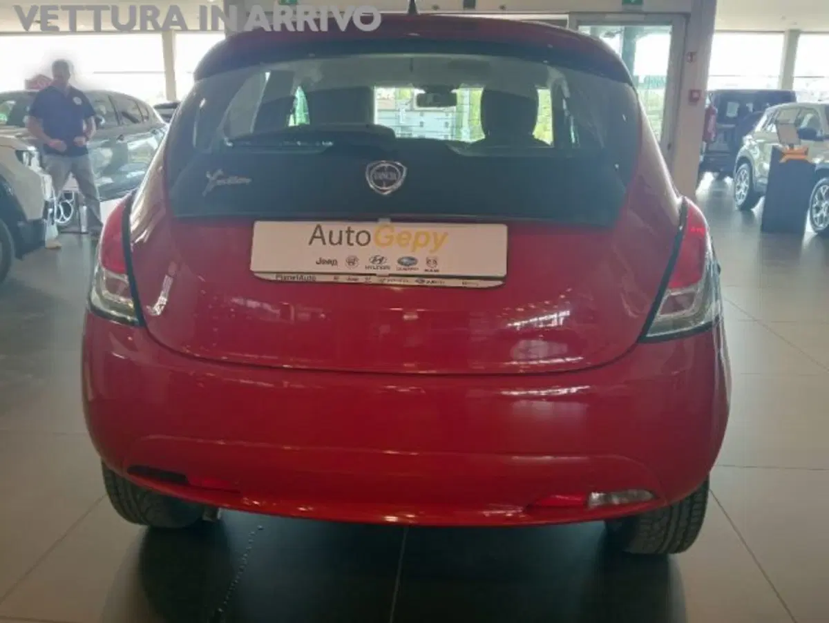 Lancia Ypsilon usata a Modena (4)