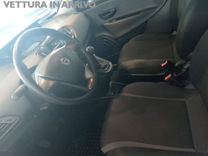 Lancia Ypsilon usata a Modena (8)