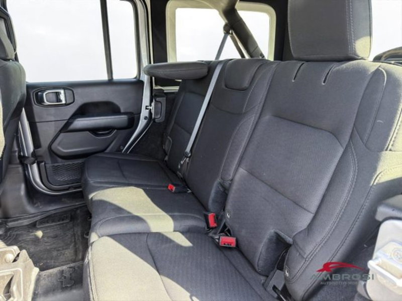 Jeep Wrangler Unlimited usata a Perugia (11)