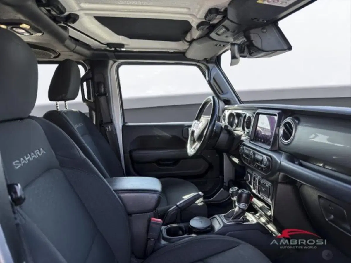 Jeep Wrangler Unlimited usata a Perugia (12)