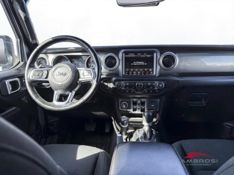 Jeep Wrangler Unlimited usata a Perugia (15)