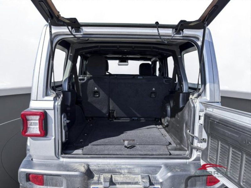 Jeep Wrangler Unlimited usata a Perugia (9)