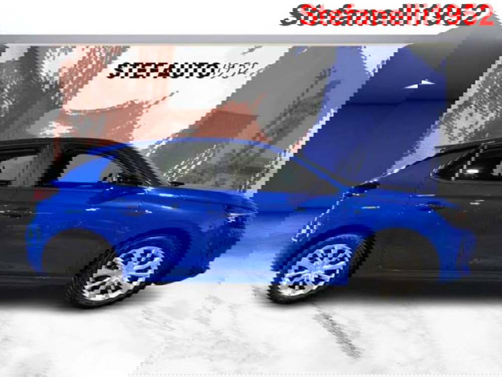 Opel Corsa nuova a Bologna (2)