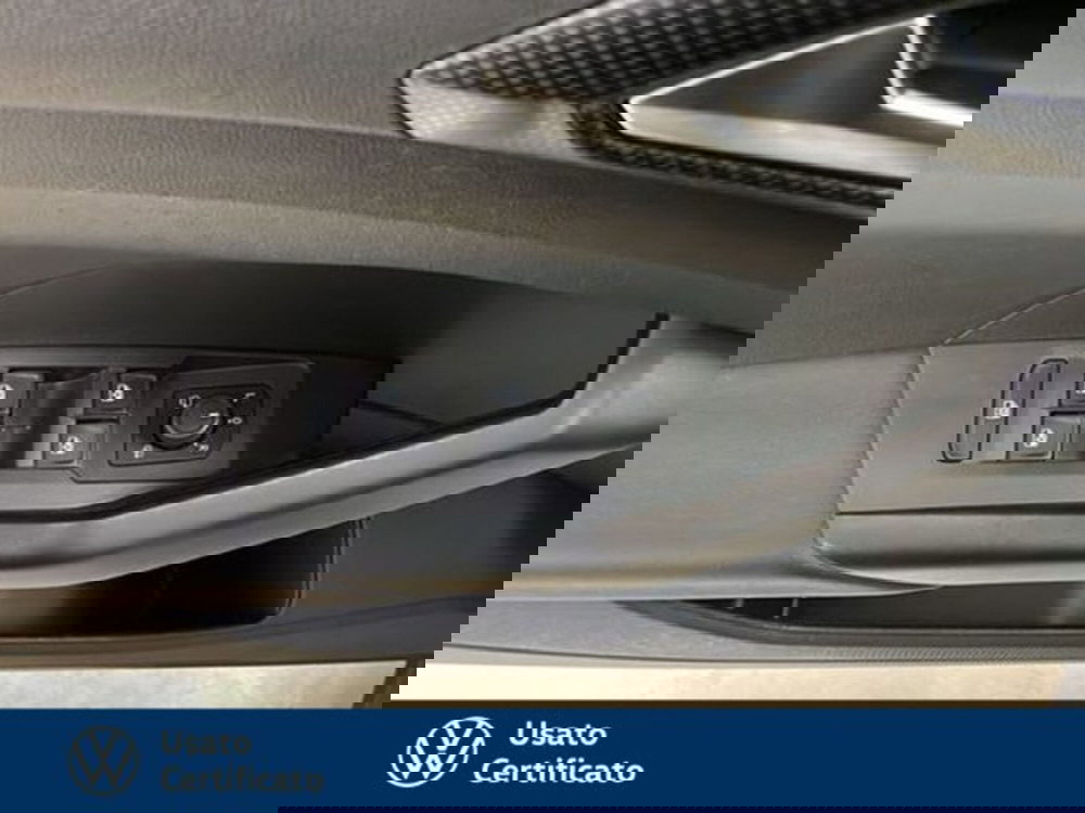 Volkswagen T-Cross usata a Vicenza (14)