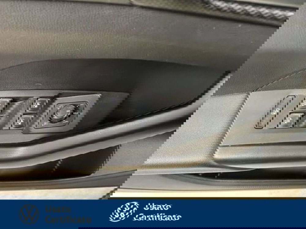 Volkswagen T-Cross usata a Vicenza (14)