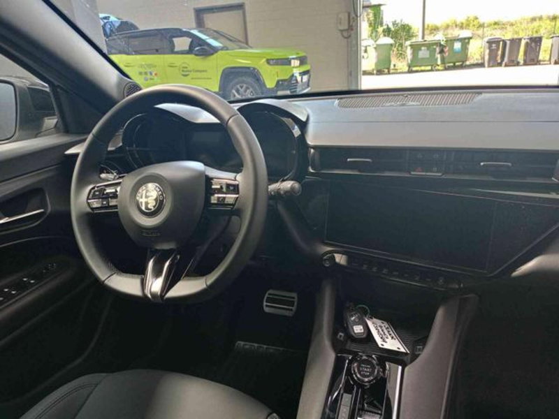 Alfa Romeo Junior nuova a Vercelli (11)