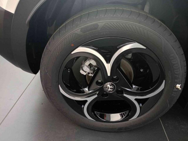 Alfa Romeo Junior nuova a Vercelli (9)