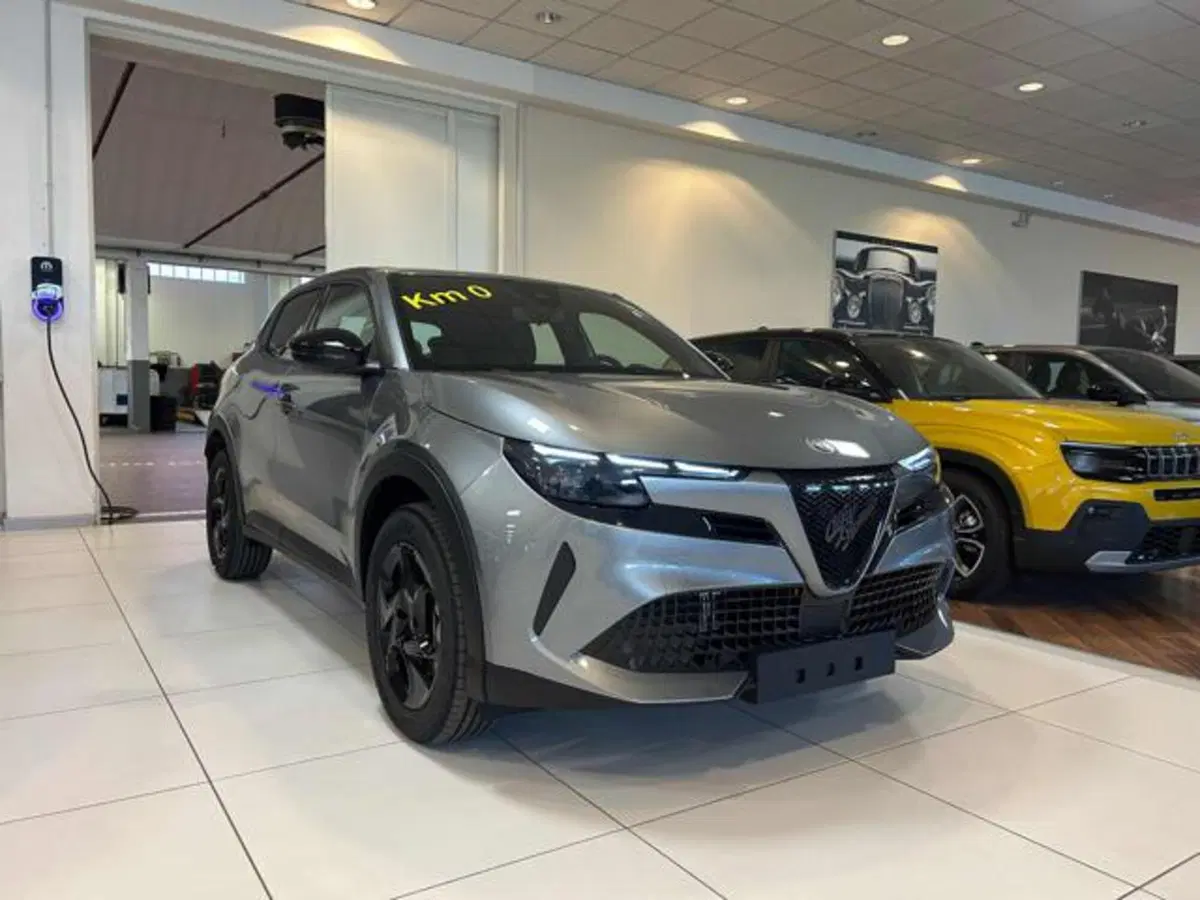 Alfa Romeo Junior nuova a Vercelli