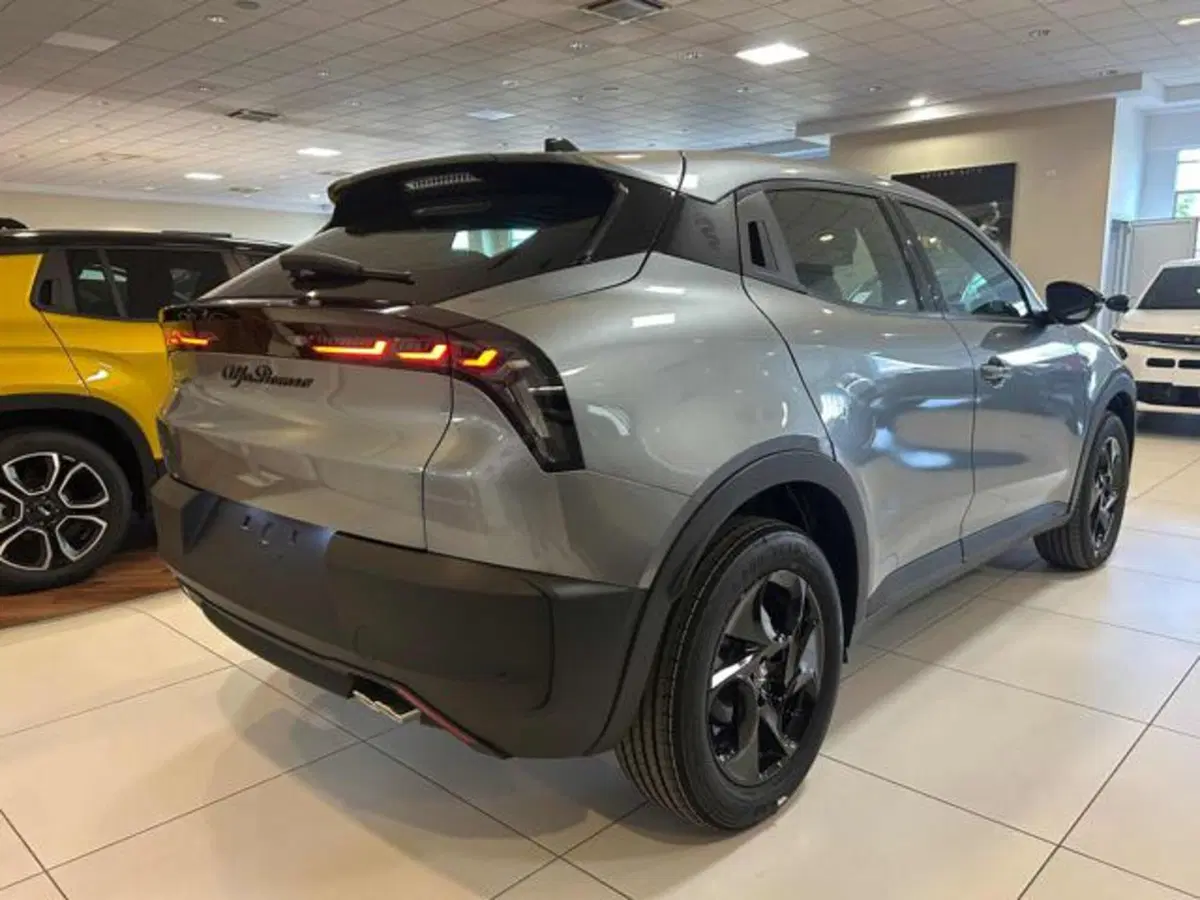 Alfa Romeo Junior nuova a Vercelli (4)