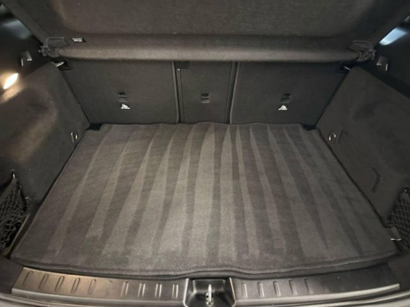 Mercedes-Benz GLA SUV usata a Avellino (8)
