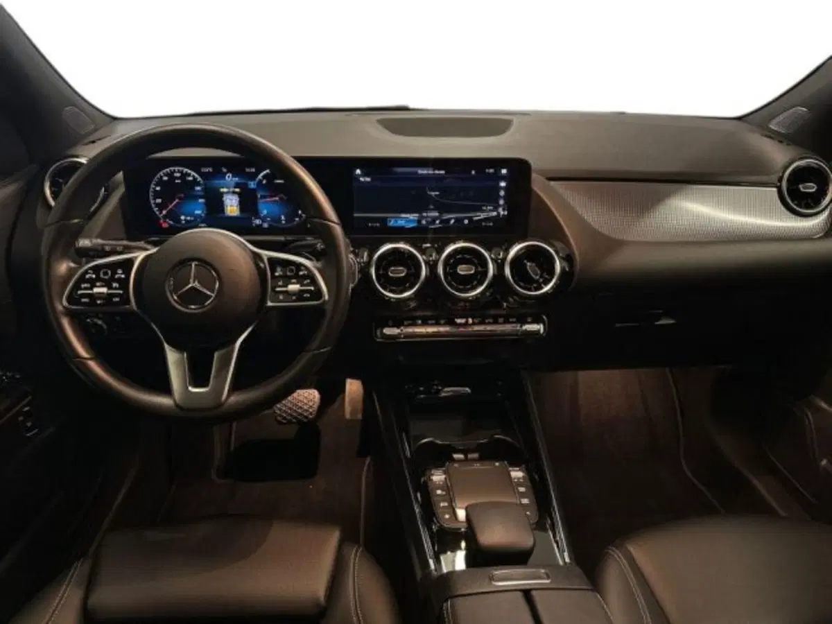 Mercedes-Benz GLA SUV usata a Avellino (9)