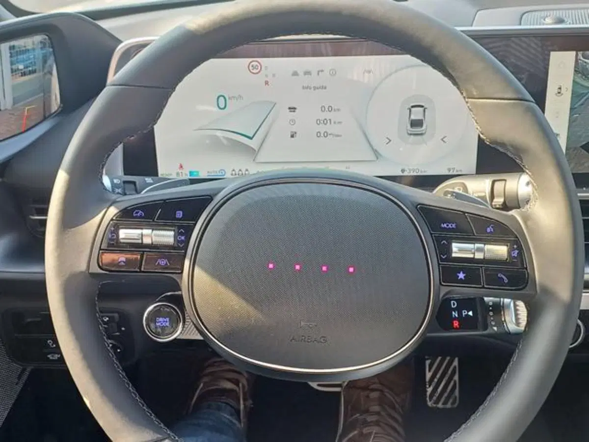 Hyundai Ioniq 5 nuova a Savona (10)