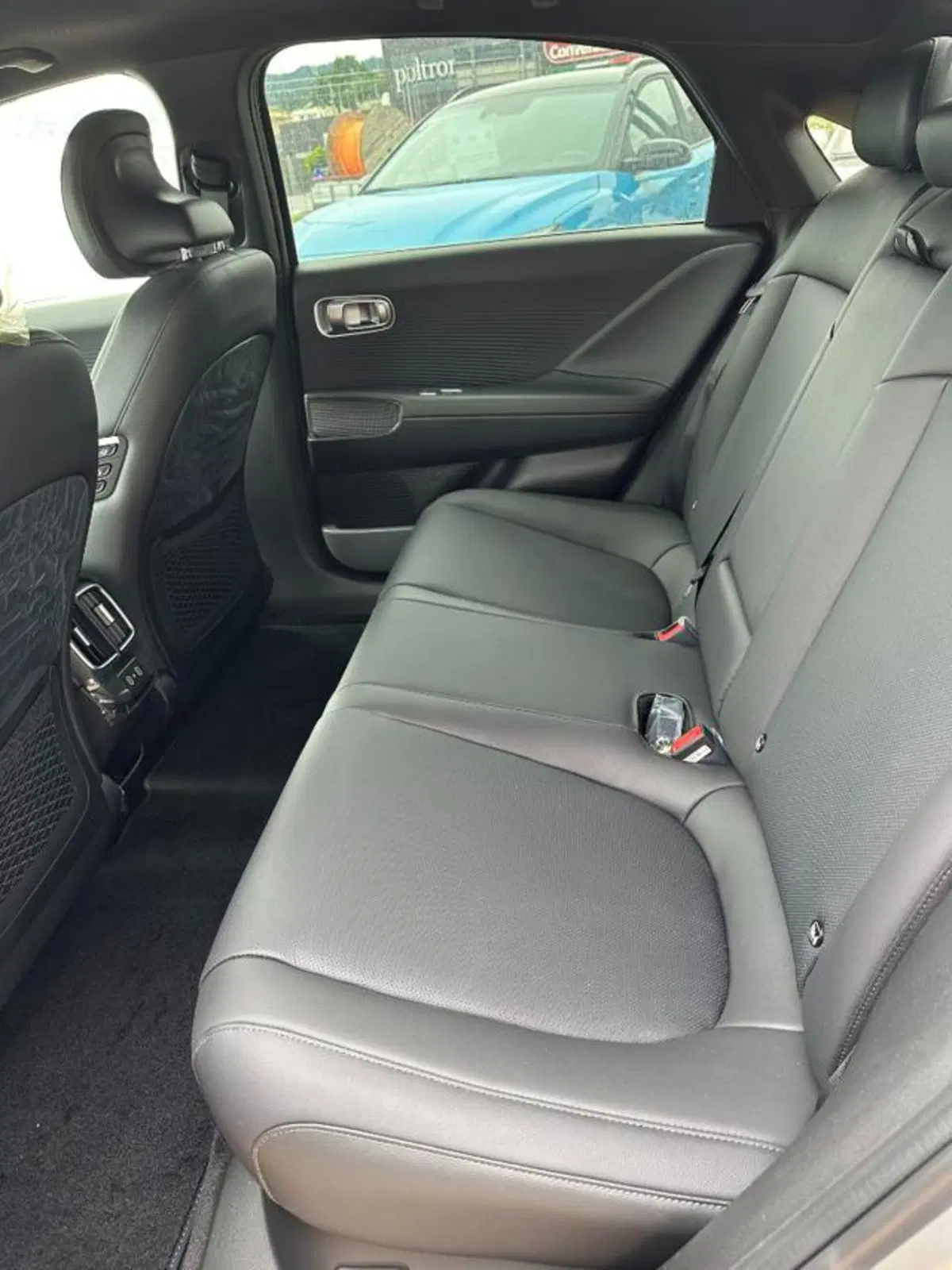 Hyundai Ioniq 5 nuova a Savona (15)