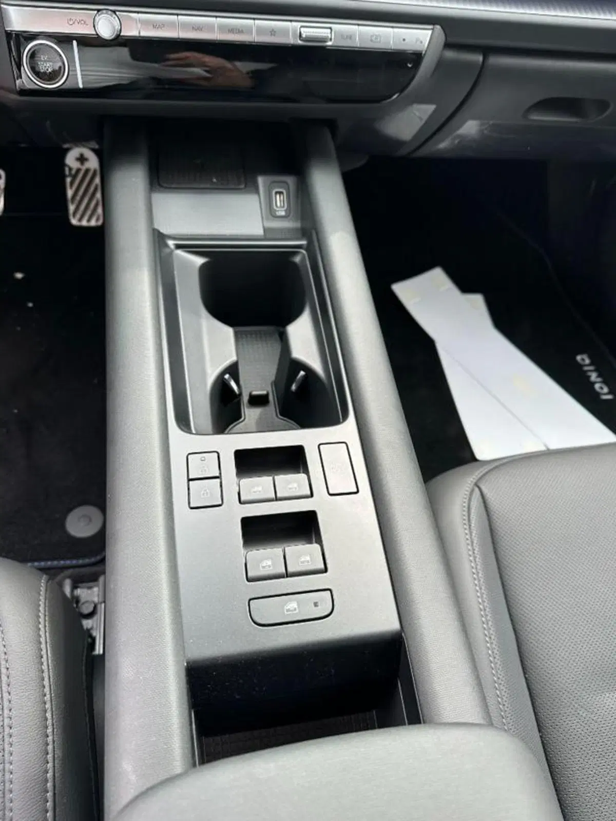 Hyundai Ioniq 5 nuova a Savona (18)