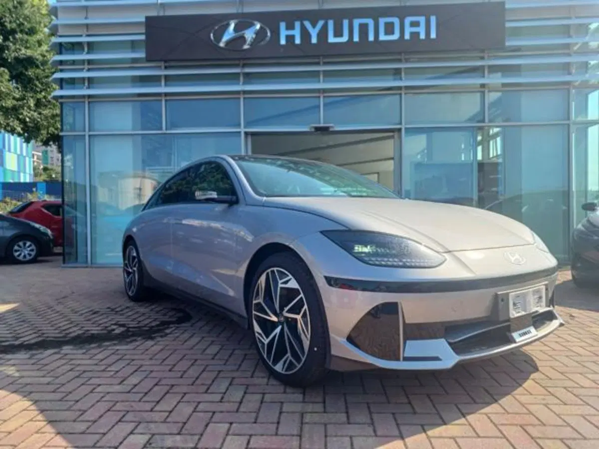 Hyundai Ioniq 5 nuova a Savona (7)