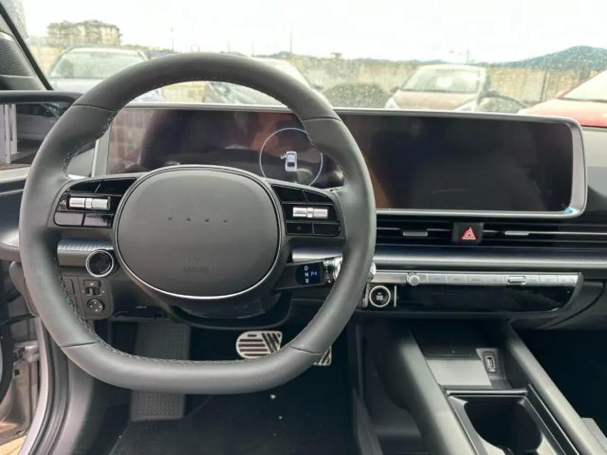 Hyundai Ioniq 5 nuova a Savona (9)