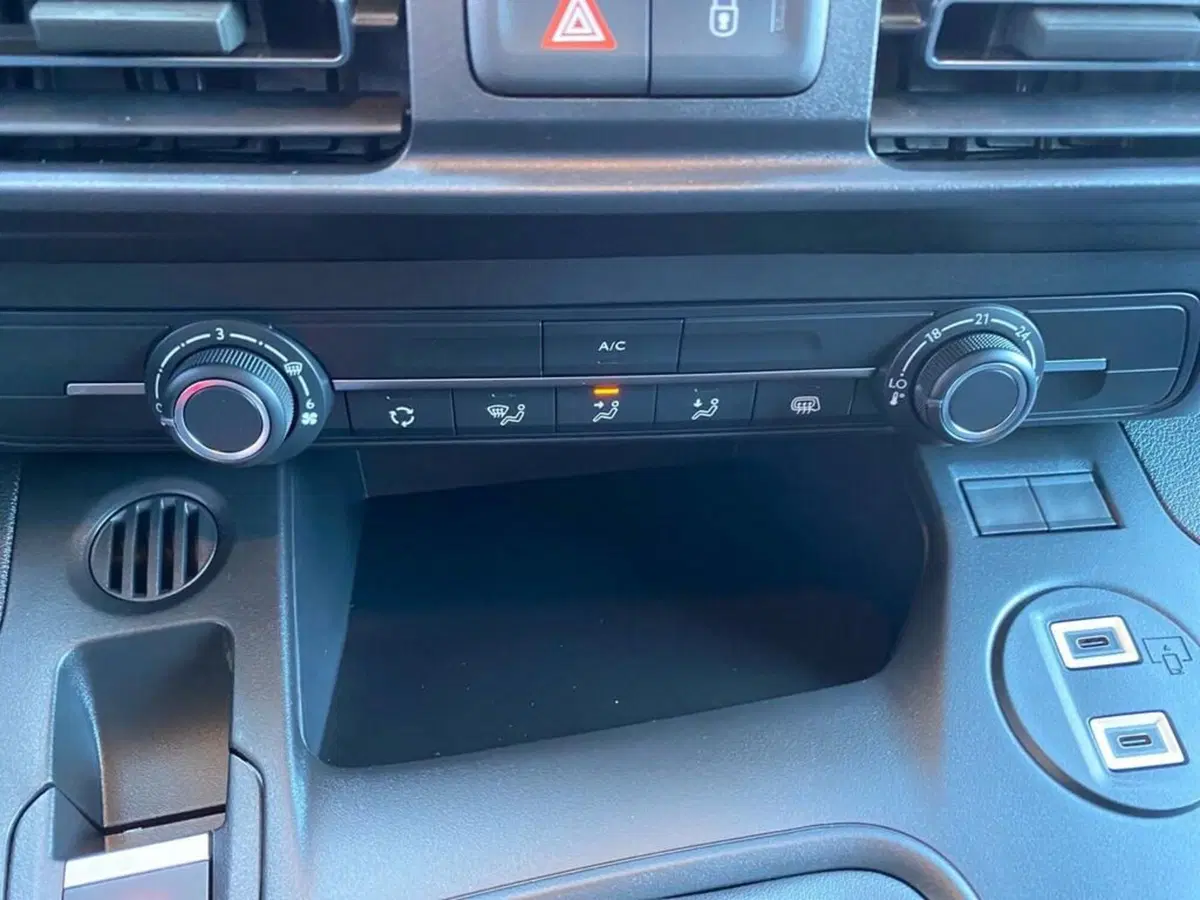 Peugeot Partner Furgone nuova a Torino (10)