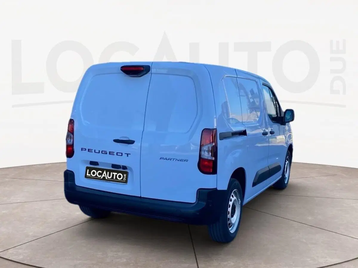 Peugeot Partner Furgone nuova a Torino (4)
