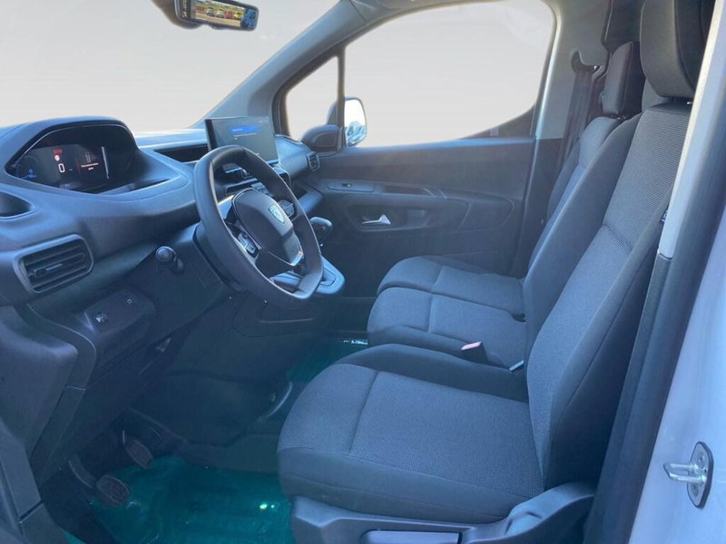 Peugeot Partner Furgone nuova a Torino (7)