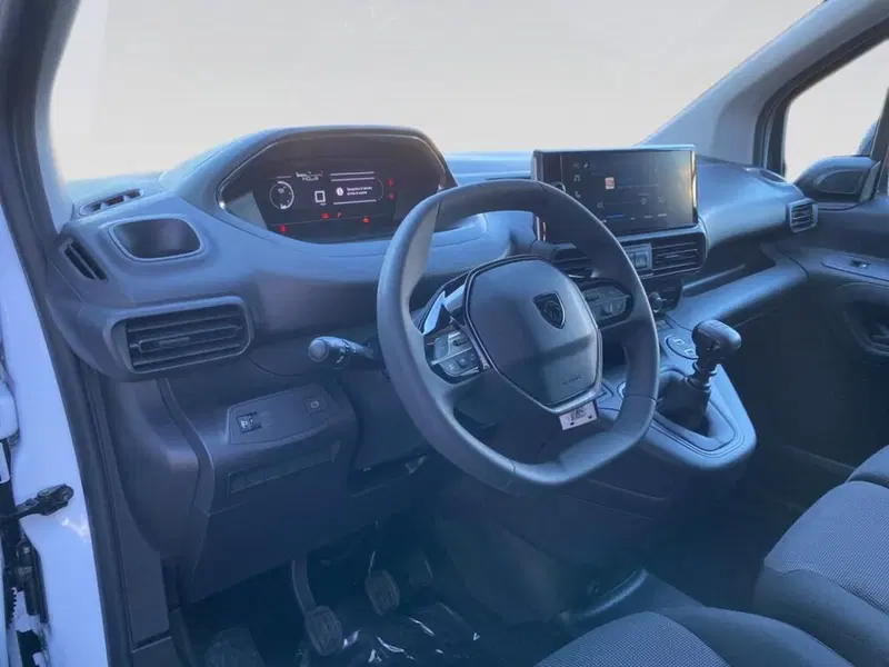 Peugeot Partner Furgone nuova a Torino (6)