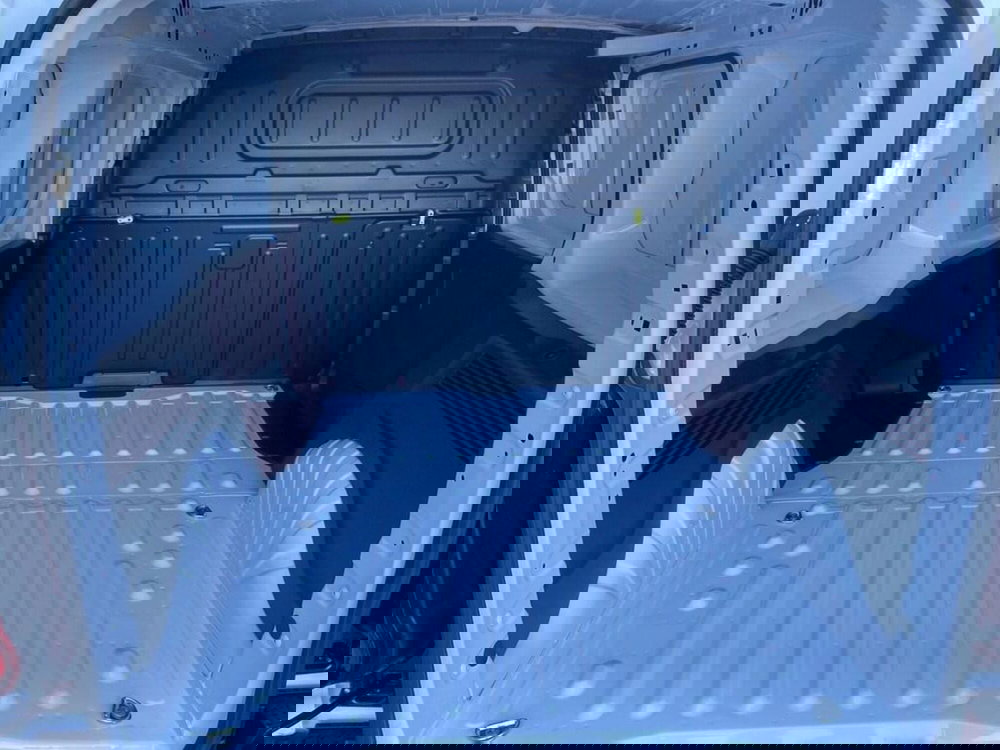 Peugeot Partner Furgone nuova a Torino (8)