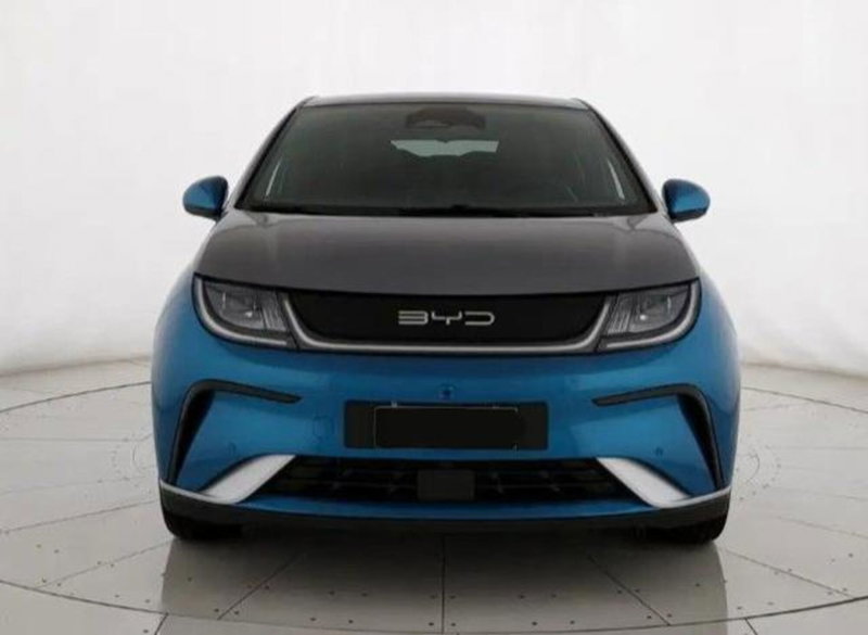 Byd Dolphin nuova a Bologna (2)