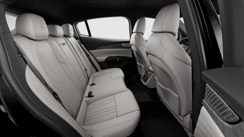 Maserati Grecale nuova a Perugia (5)