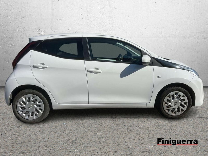 Toyota Aygo usata a Lecco (6)