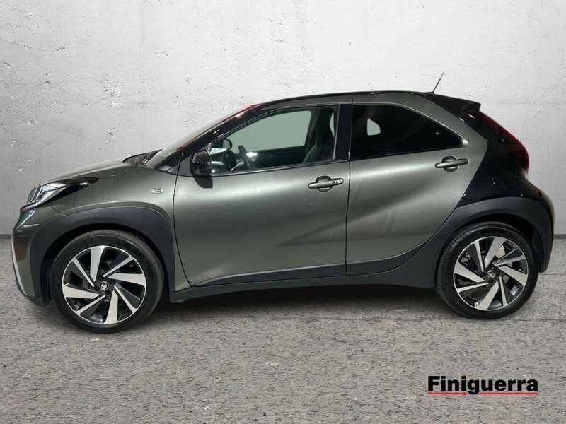 Toyota Aygo X usata a Lecco (6)