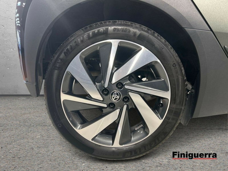 Toyota Aygo X usata a Lecco (7)