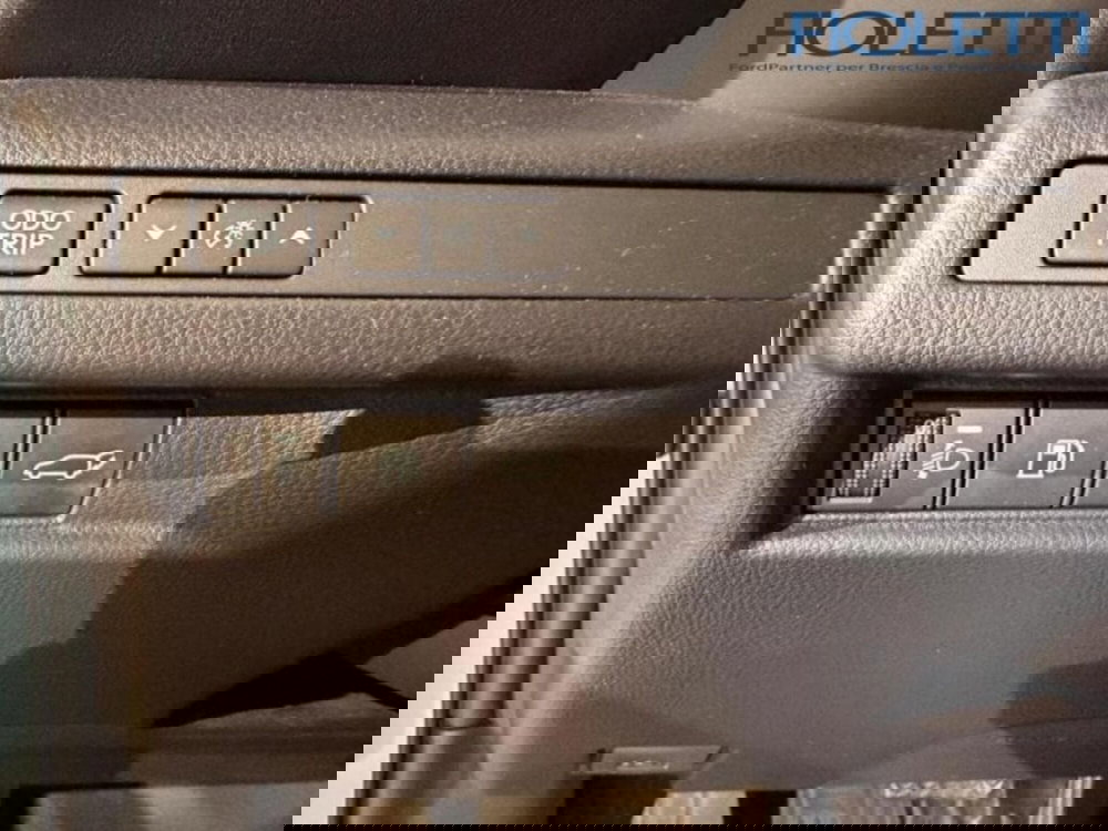 Lexus LBX usata a Brescia (13)