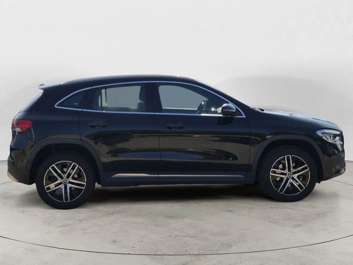 Mercedes-Benz GLA SUV usata  (5)