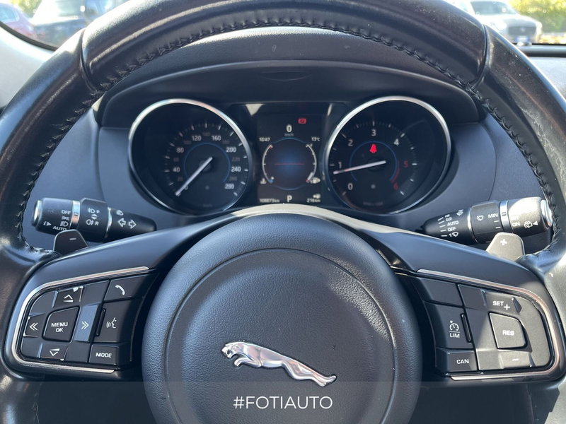 Jaguar F-Pace usata a Catania (10)