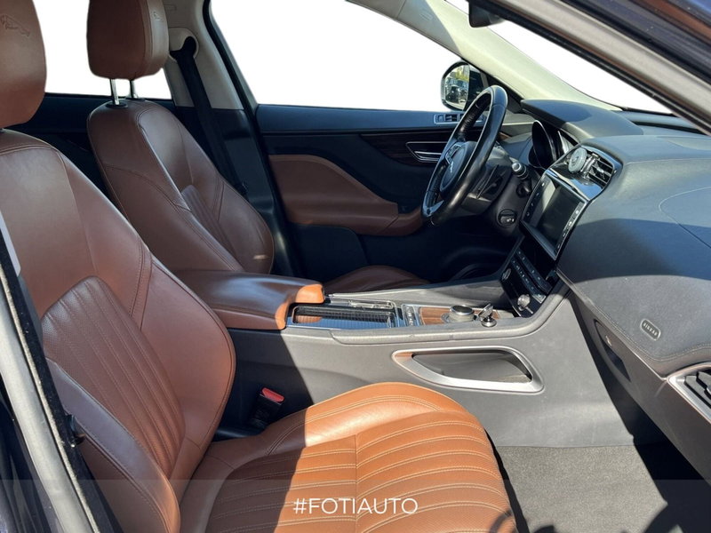 Jaguar F-Pace usata a Catania (3)