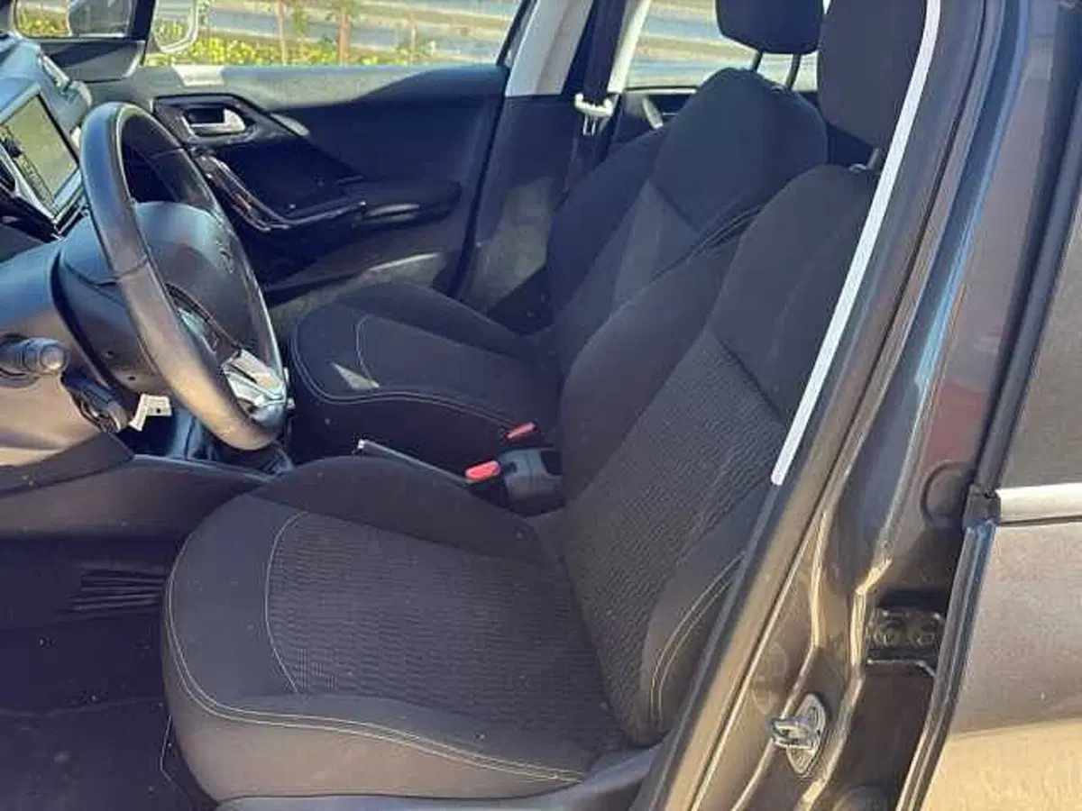Peugeot 208 usata a Siena (18)
