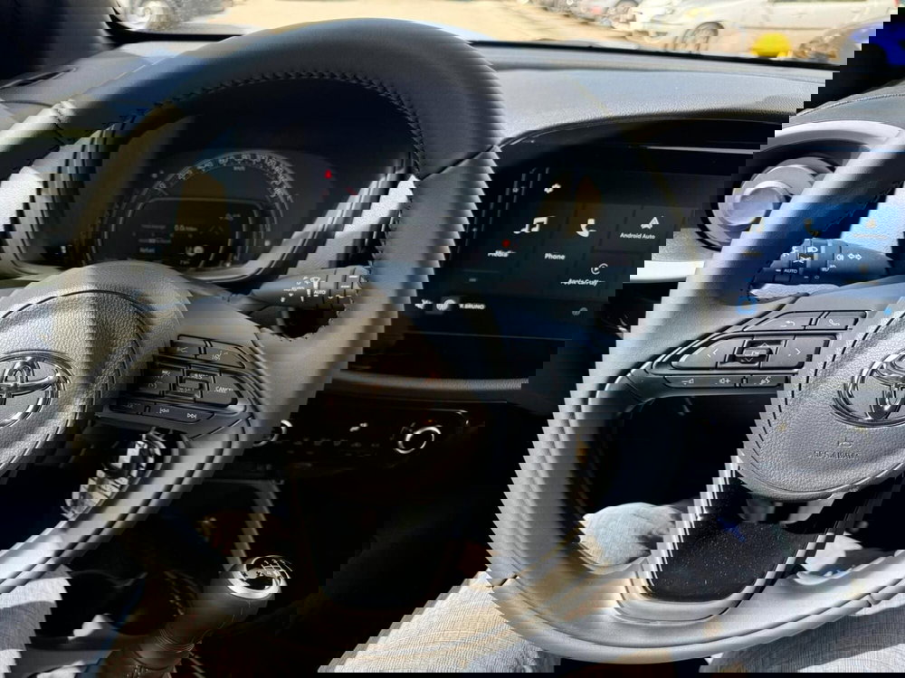 Toyota Aygo X nuova a Modena (10)