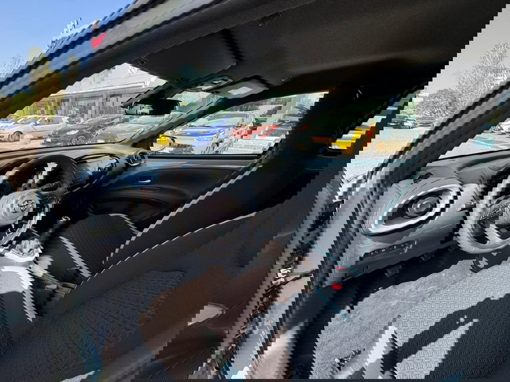 Toyota Aygo X nuova a Modena (12)