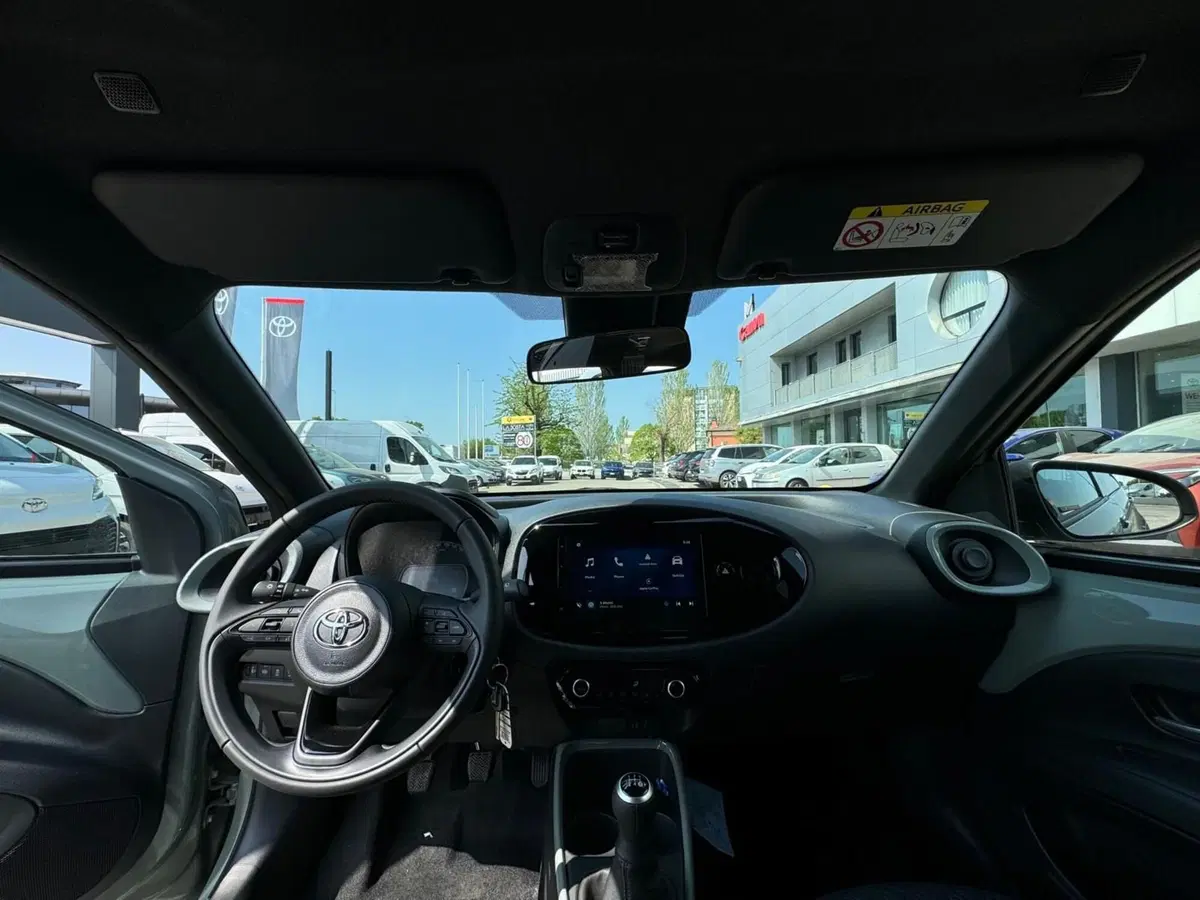 Toyota Aygo X nuova a Modena (16)
