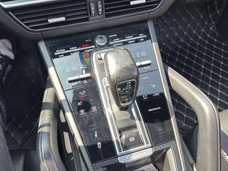 Porsche Cayenne usata a Bologna (16)