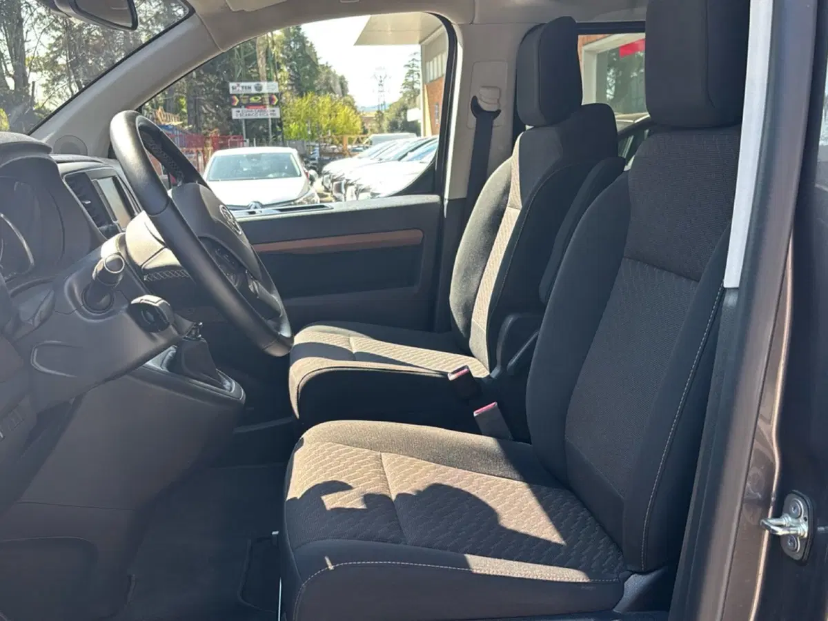 Peugeot Traveller usata a Bologna (8)