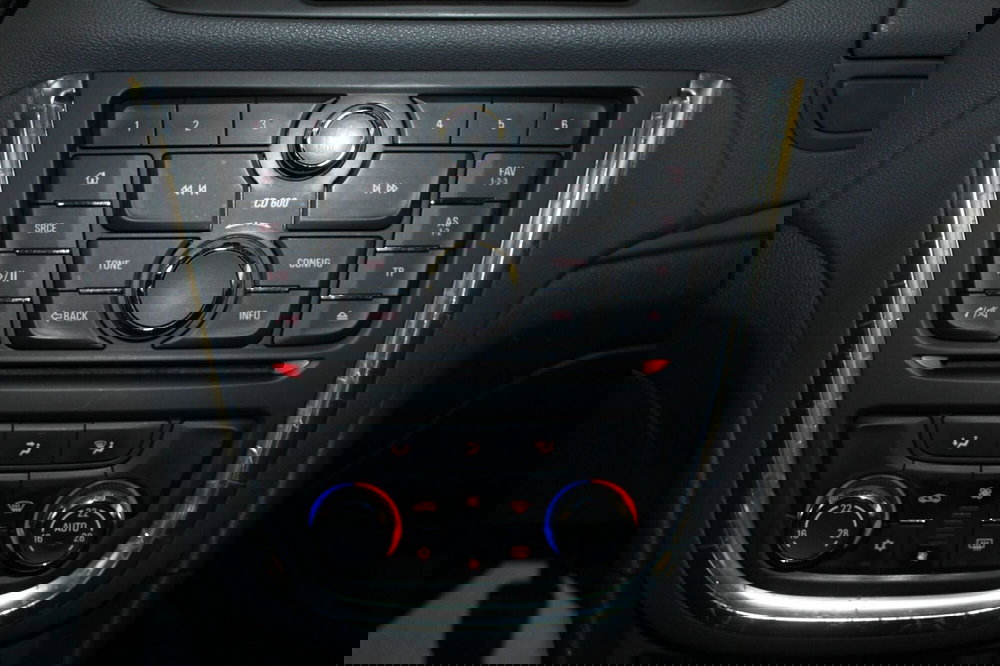 Opel Mokka usata a Cremona (13)