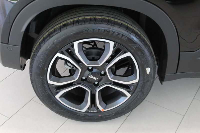Jeep Avenger nuova a Cremona (7)