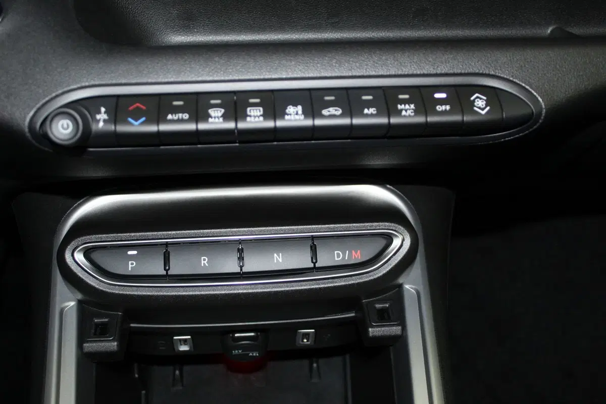 Jeep Avenger nuova a Cremona (13)