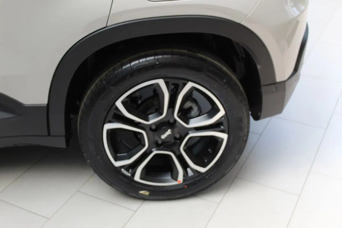 Jeep Avenger nuova a Cremona (7)