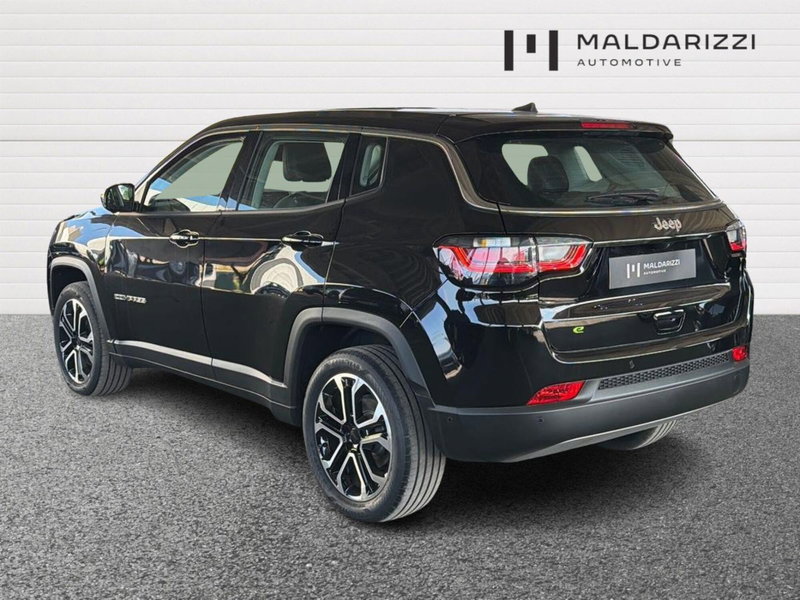 Jeep Compass nuova a Bari (4)